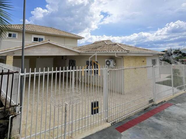 #102 - Casa para Venda em Campos Novos - SC - 2